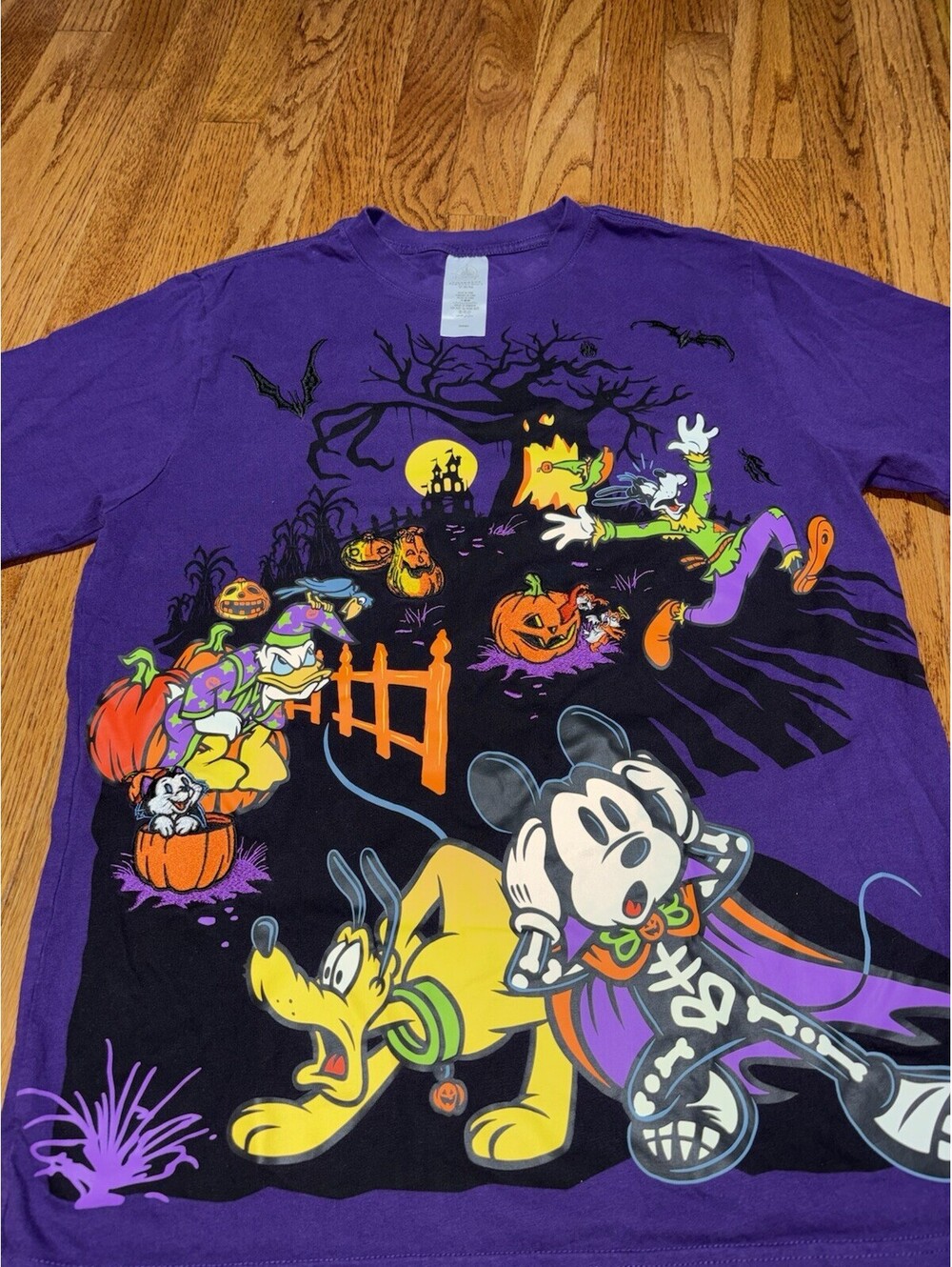 Disney Halloween Mickey and Friends Spooky Shirt Medium